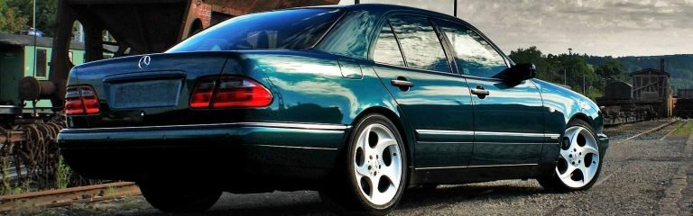 stari_auto_mercedes_w210